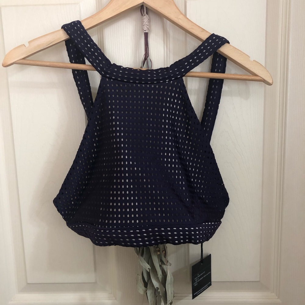 ACACIA DUBAI MESH TOP. NWT •BLACKBERRY